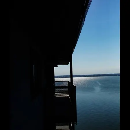 Cristal Panoramic Lake Apartmán *