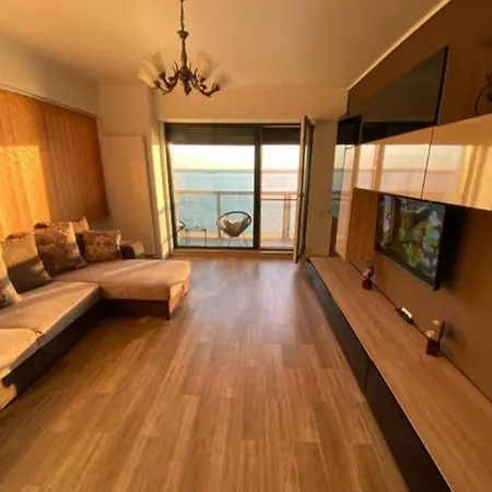 Cristal Panoramic Lake Mamaia